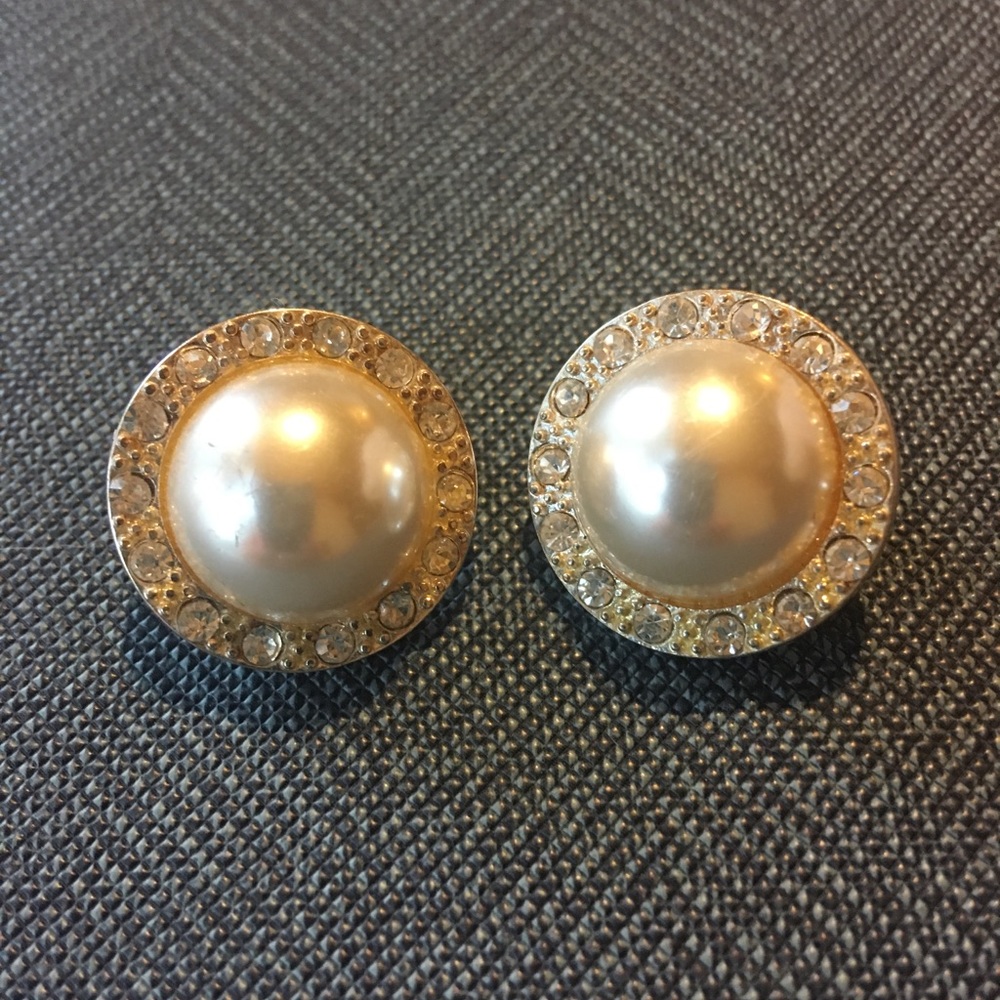 Faux pearl rhinestone clip on earrings